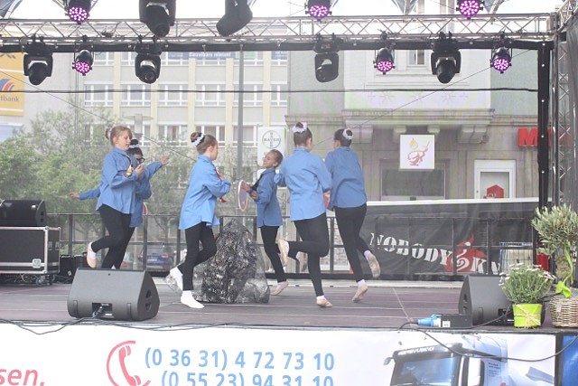 Tanzstudio Radeva bereichert das Rolandsfest