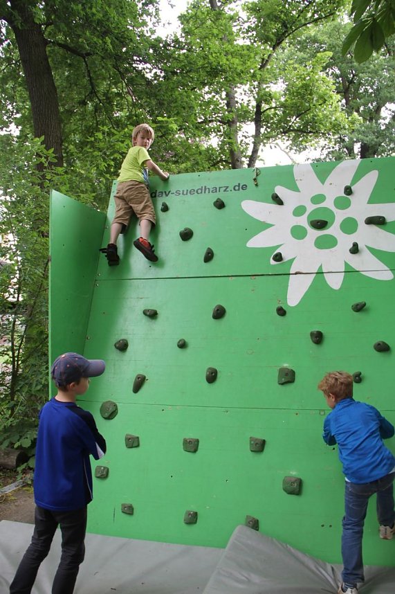 Jede Menge Aktionen und viele fr&ouml;hliche Kinder auf dem Sommerfest des Nordh&auml;user Familienzentrums