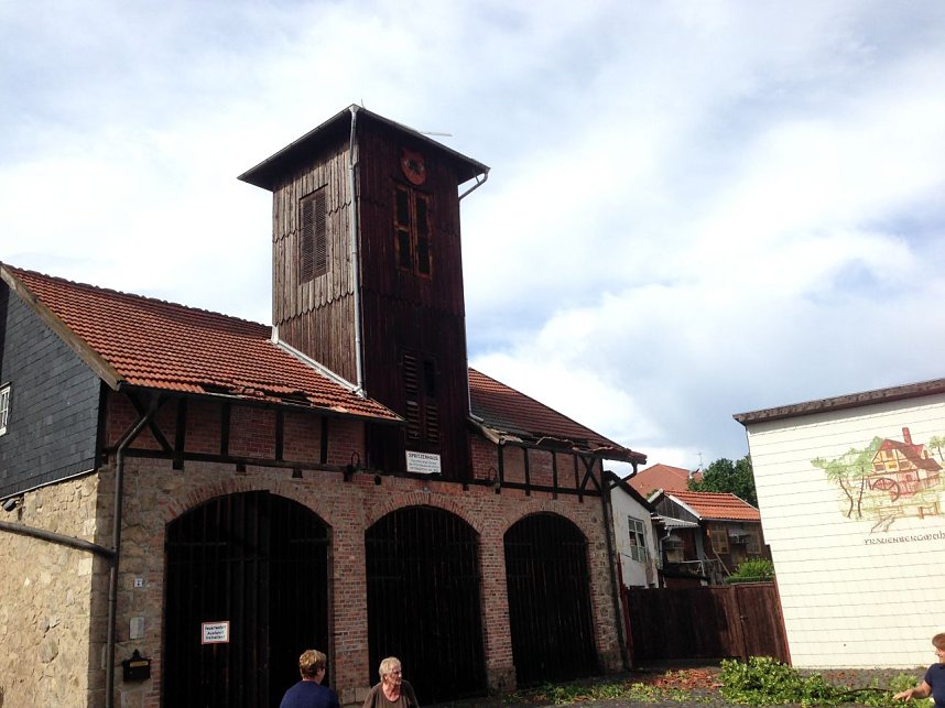 Aufr&auml;umarbeiten nach der Windhose