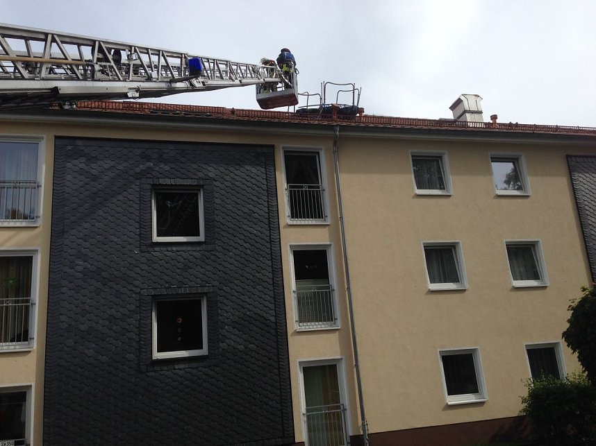 Aufr&auml;umarbeiten nach der Windhose