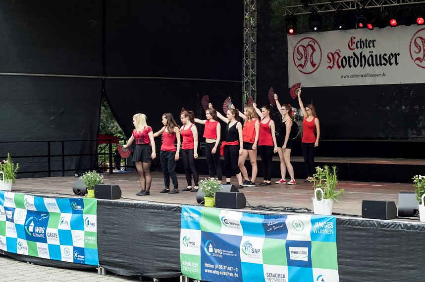 Insgesamt 17 Choreographien zeigte die Tanzschule Taimba zum diesj&auml;hrigen Rolandsfest auf der Theaterb&uuml;hne