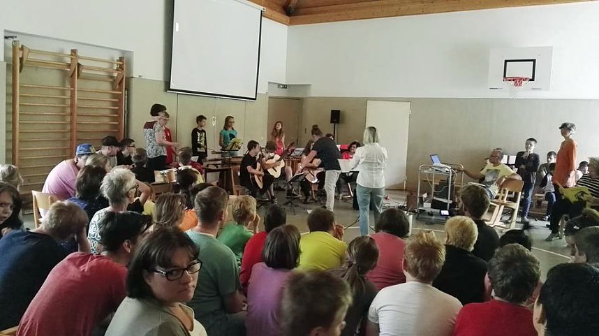 &Uuml;berraschung f&uuml;r Schule St. Martin"