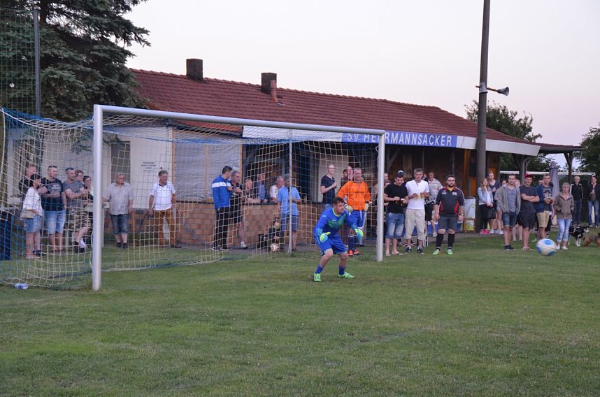 Elfmeter-Thriller zum Lokal-Derby Buchholz vs. Hermannsacker