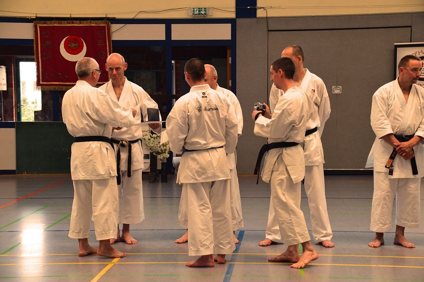 Karate mit Hitze, Sturm und Gaudi & au&szlig;ergew&ouml;hnliche Ehrungen