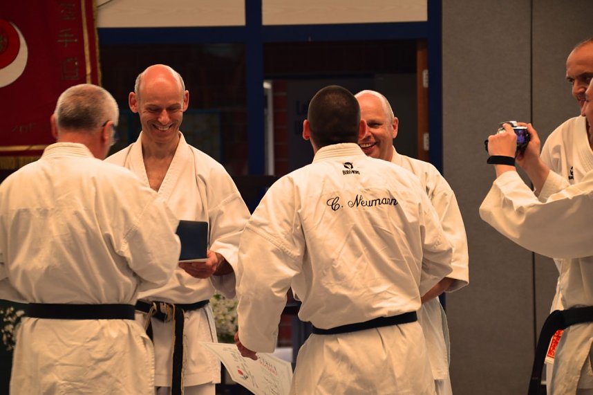 Karate mit Hitze, Sturm und Gaudi & au&szlig;ergew&ouml;hnliche Ehrungen