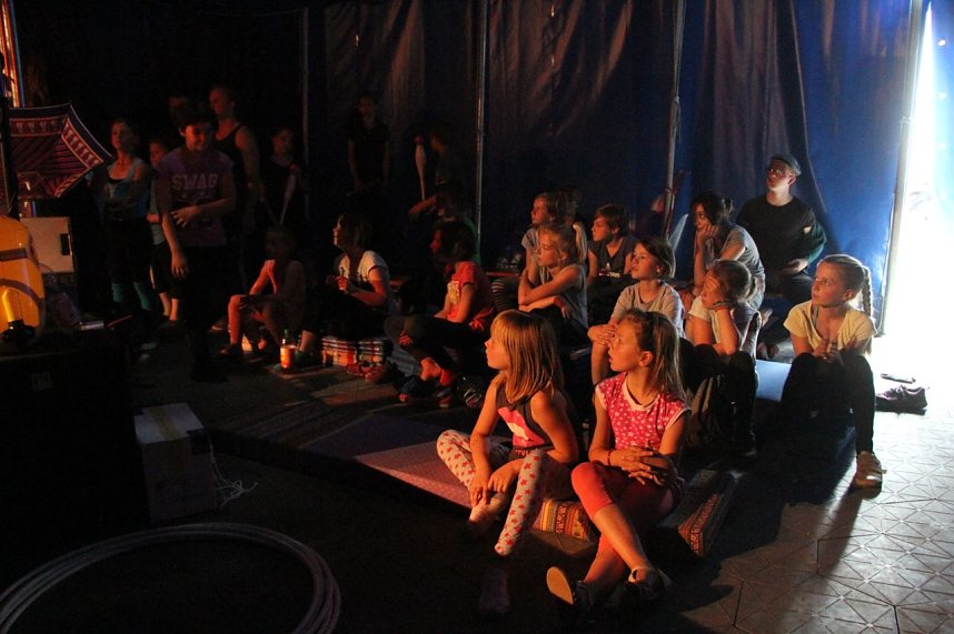 Zirkus macht stark - 55 Kinder konnten diese Woche im Zappelini Zelt ihr eigenes St&uuml;ck proben