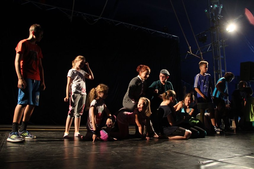 Zirkus macht stark - 55 Kinder konnten diese Woche im Zappelini Zelt ihr eigenes St&uuml;ck proben