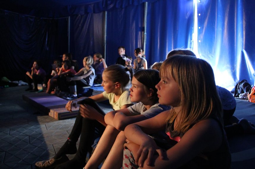Zirkus macht stark - 55 Kinder konnten diese Woche im Zappelini Zelt ihr eigenes St&uuml;ck proben