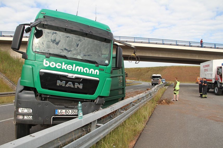 Verungl&uuml;ckter Holzlaster bei Nordhausen