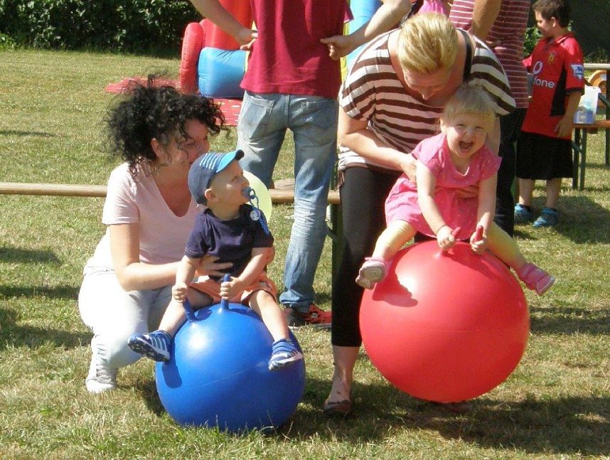 Salzaer Kleing&auml;rtner feierten: Kinderspiele