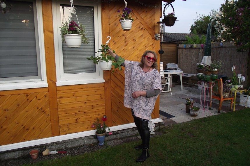 Almut Hohlstamm aus Nordhausen ist gern auf ihrer Scholle mit schmuckem Bungalow.