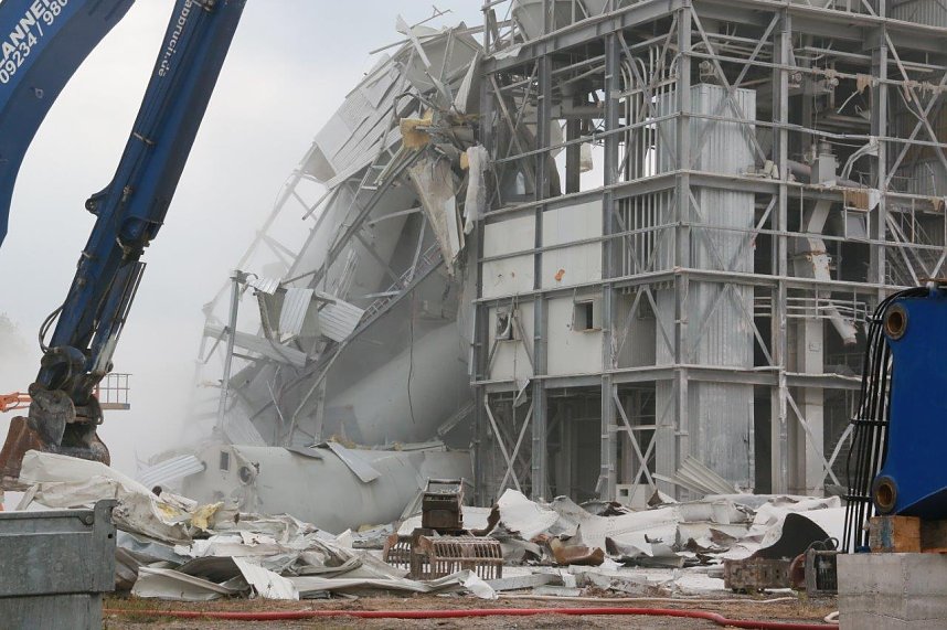 Adieu Gipswerk - der R&uuml;ckbau des fr&uuml;heren Wildgruber-Gipswerkes in Niedersachswerfen l&auml;uft auf Hochtouren