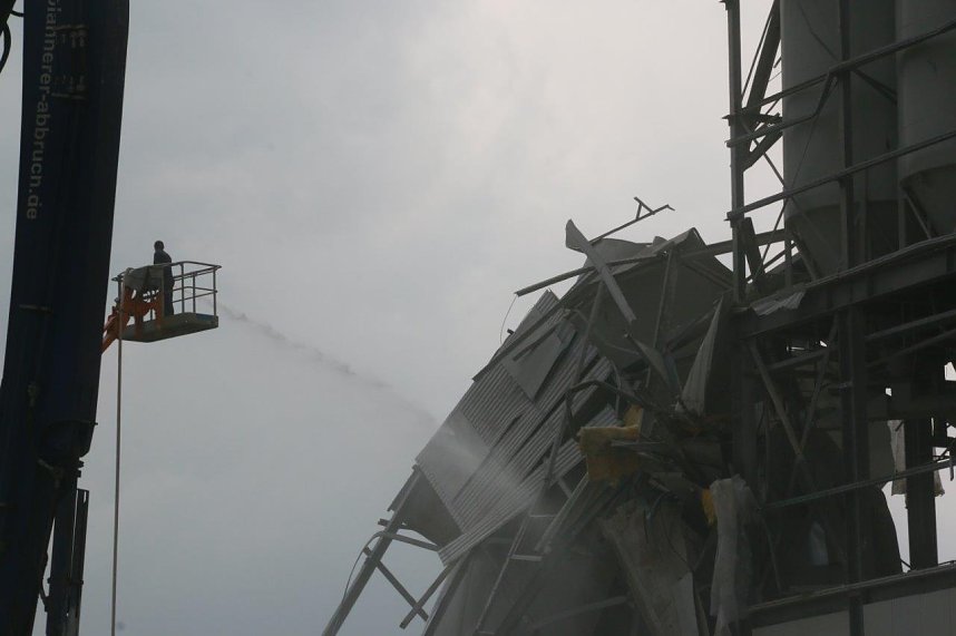 Adieu Gipswerk - der R&uuml;ckbau des fr&uuml;heren Wildgruber-Gipswerkes in Niedersachswerfen l&auml;uft auf Hochtouren
