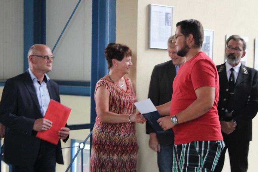 Bergbautechnologen beenden Ausbildung