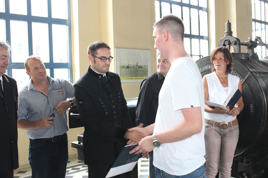 Bergbautechnologen beenden Ausbildung