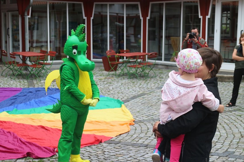 Tabaluga zu Besuch im Jugendg&auml;stehaus Rothleimm&uuml;hle