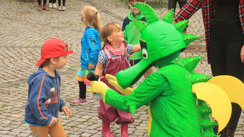 Tabaluga zu Besuch im Jugendg&auml;stehaus Rothleimm&uuml;hle