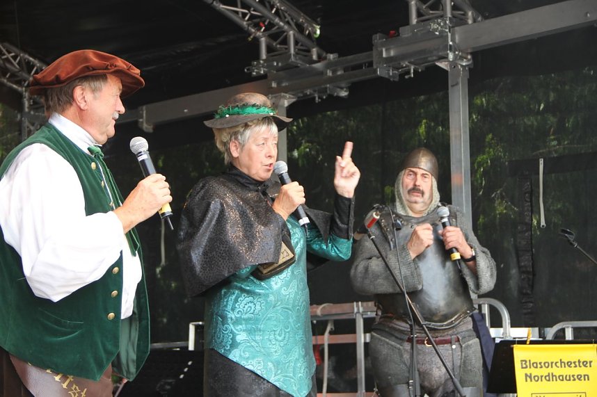 Die Altstadtoriginale um Hannechen Vogelstange er&ouml;ffneten heute Nachmittag das 22. Nordh&auml;user Altstadtfest