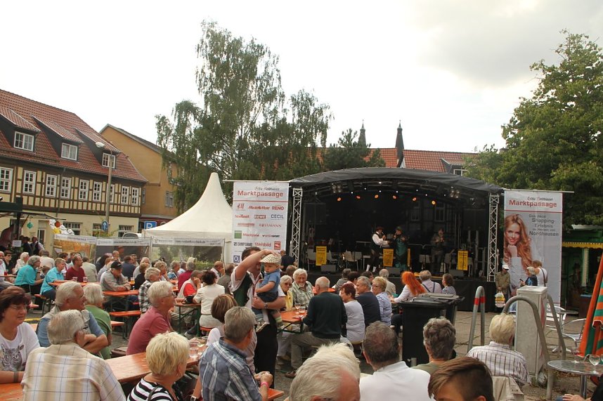 Die Altstadtoriginale um Hannechen Vogelstange er&ouml;ffneten heute Nachmittag das 22. Nordh&auml;user Altstadtfest