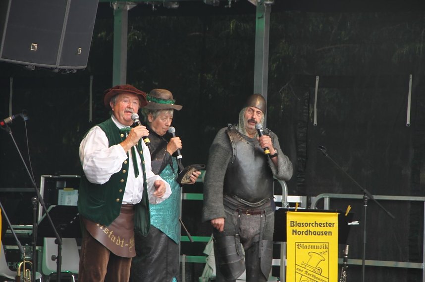 Die Altstadtoriginale um Hannechen Vogelstange er&ouml;ffneten heute Nachmittag das 22. Nordh&auml;user Altstadtfest