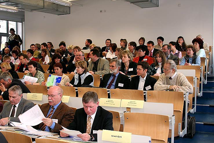 Begr&uuml;&szlig;ung der Forumsteilnehmer im Vorlesungssaal der FH Nordhausen