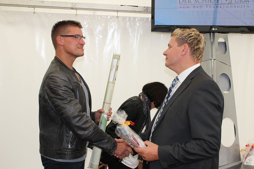 Mit Festakt schiefer Turm als gerettet gefeiert