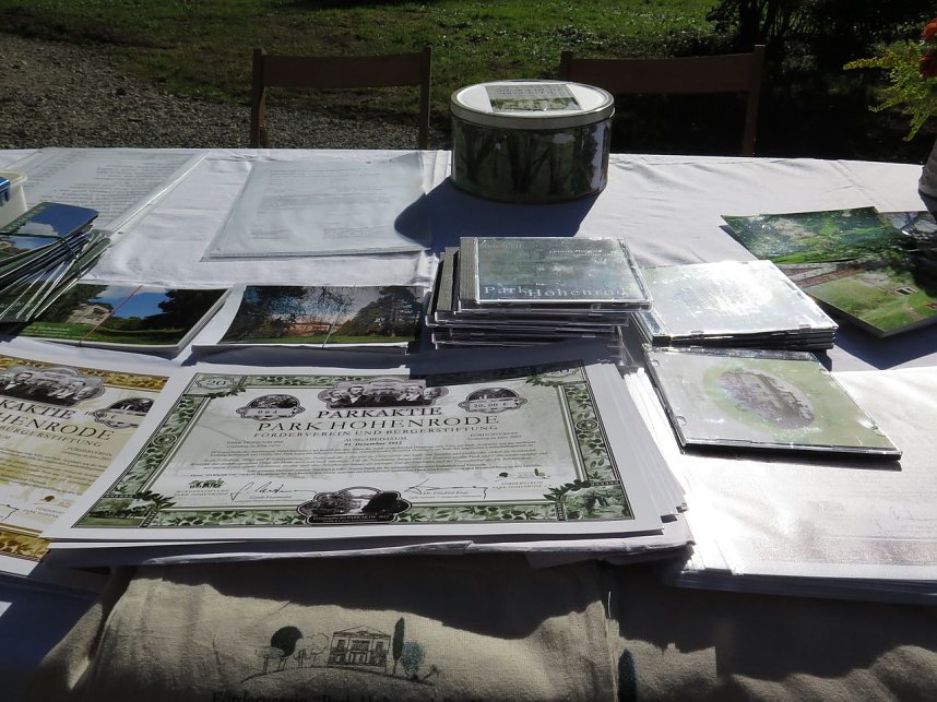 Gro&szlig;er Bahnhof im Park Hohenrode