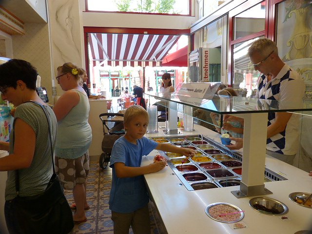 Sechs Neue in der Bahnhostra&szlig;e