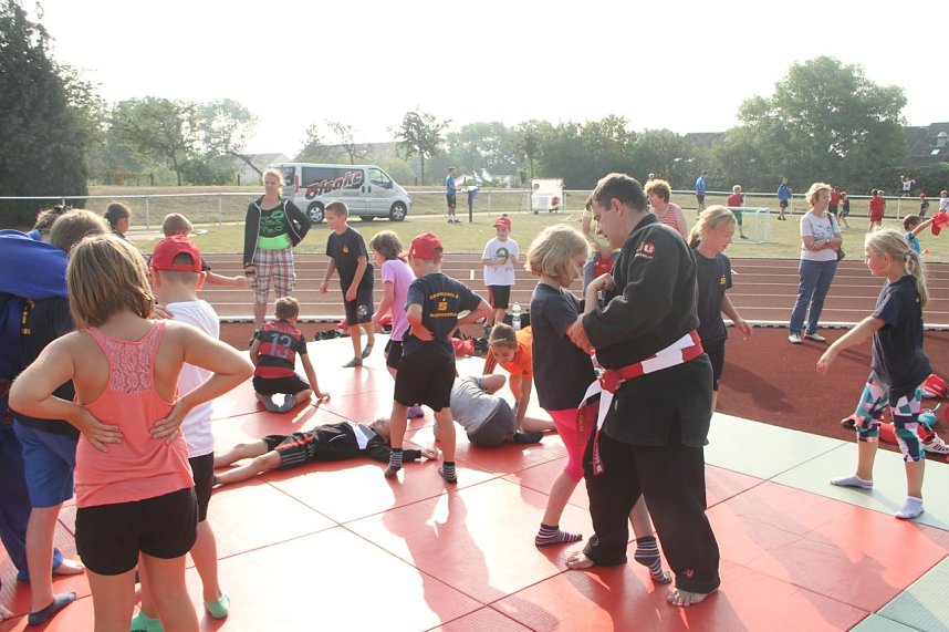 Grundschulsporttag auf dem Hohekreuz-Sportplatz