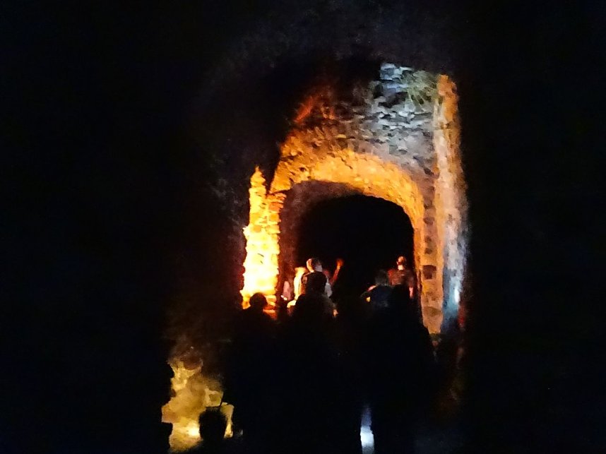 Ebersburg im Fackelschein