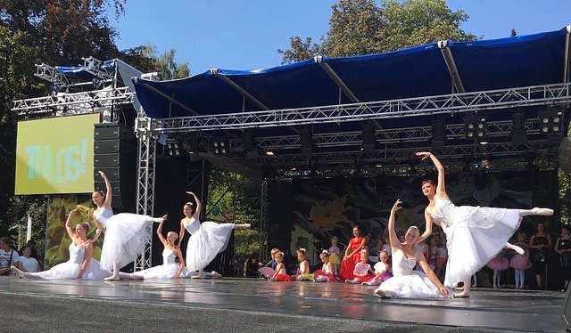 Ballettm&auml;rchen zum Theaterfest - die Eleven des Tanzstudio Radeva zeigten ihr K&ouml;nnen