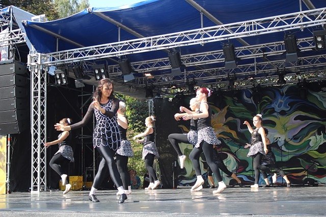 Ballettm&auml;rchen zum Theaterfest - die Eleven des Tanzstudio Radeva zeigten ihr K&ouml;nnen