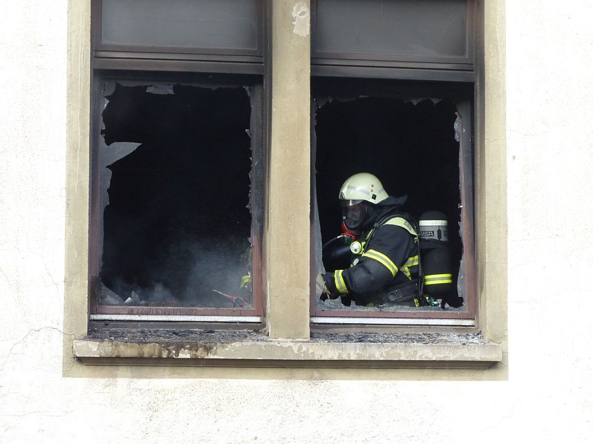 Wohnungsbrand mit vier Verletzten