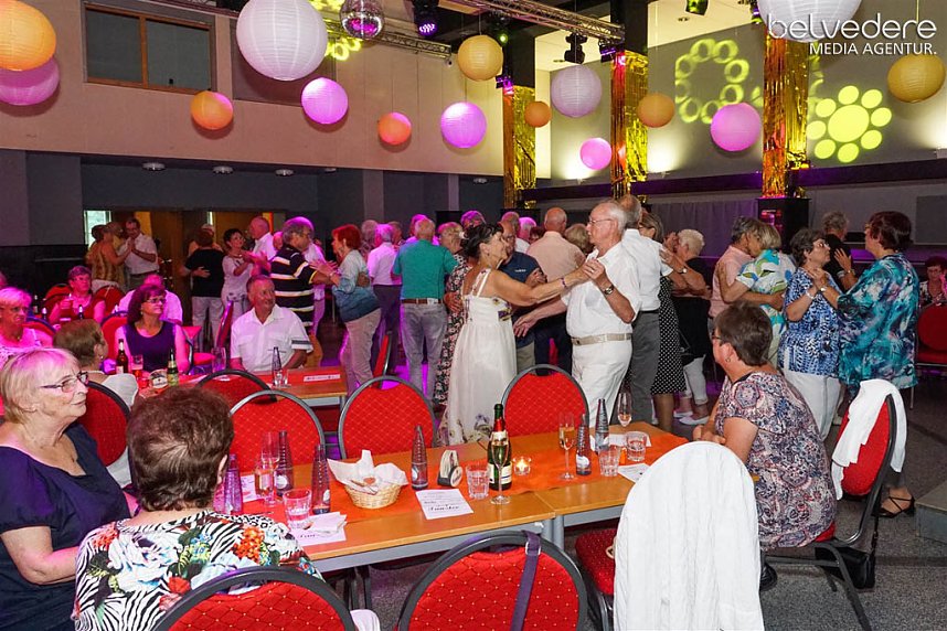 Tanztee im Jugendclubhaus