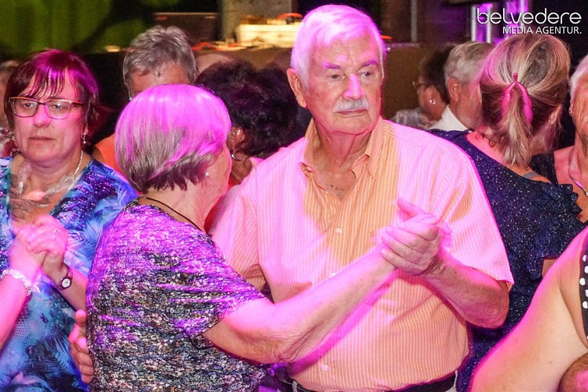 Tanztee im Jugendclubhaus