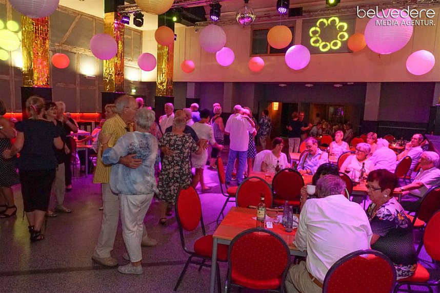 Tanztee im Jugendclubhaus