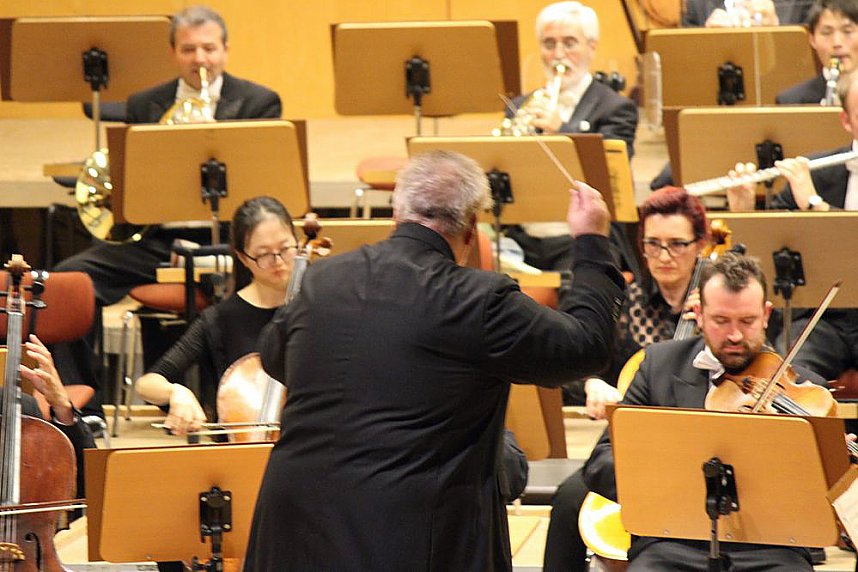 &Uuml;berw&auml;ltigender Einstieg in die Konzertsaison