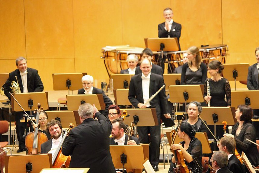 &Uuml;berw&auml;ltigender Einstieg in die Konzertsaison