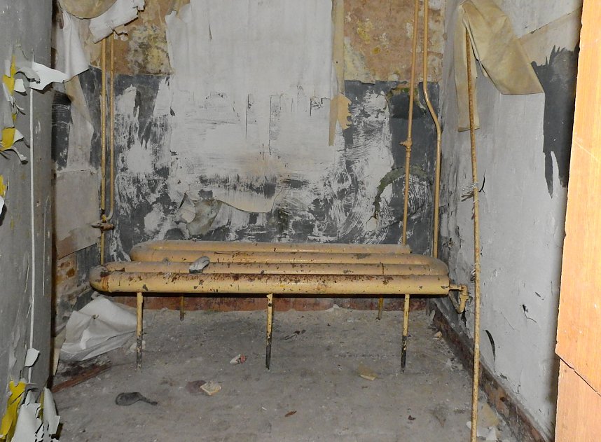 Unwirkliche Orte: Munitionsfabrik Kapen