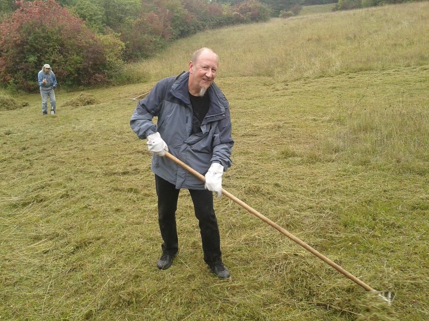 BUND pflegt Orchideenwiese