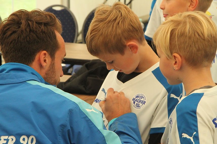 Trainieren mit den Gro&szlig;en - Fu&szlig;ballcamp bei Wacker Nordhausen