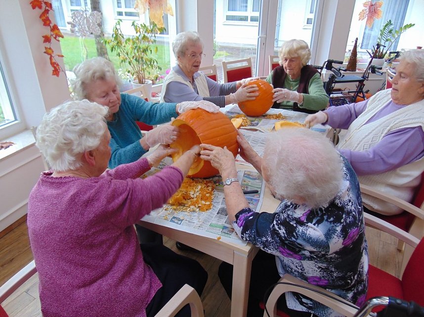 Besuch in der K&uuml;rbisschnitzerei
