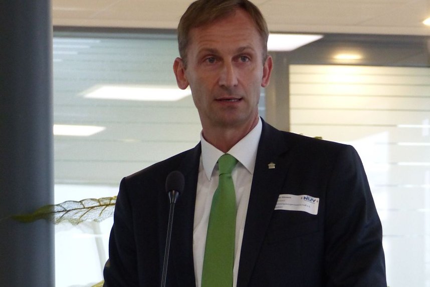 Sven D&ouml;rmann bei der Begr&uuml;&szlig;ung