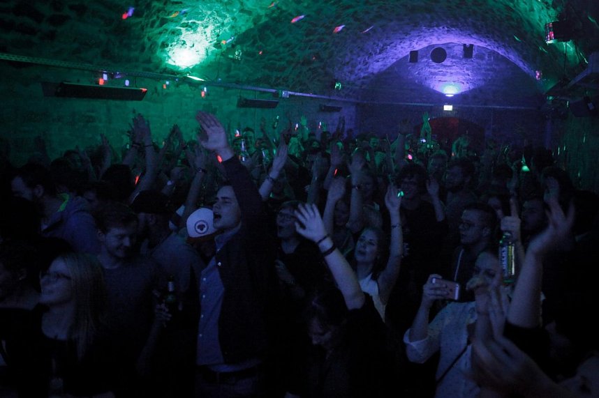 3. Professorennacht - Lehrende der Hochschule Nordhausen an den Plattentellern im Club T37