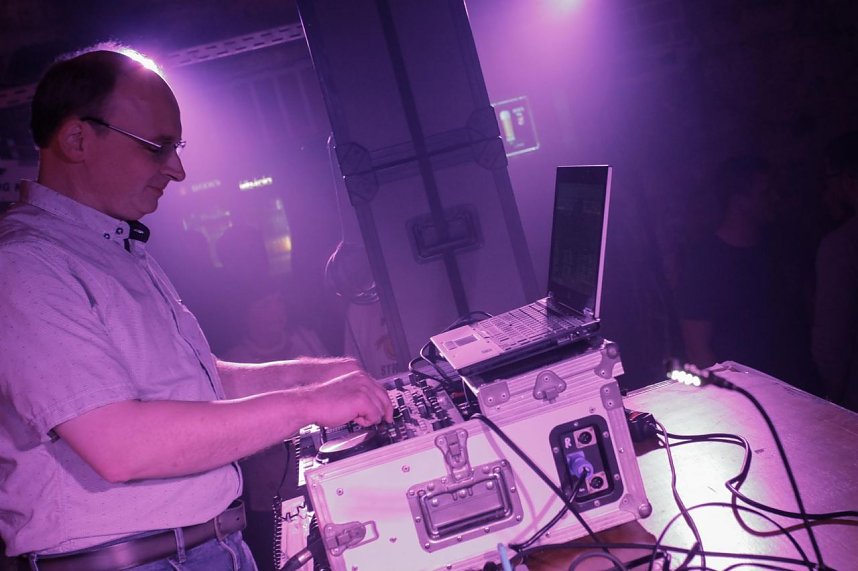 3. Professorennacht - Lehrende der Hochschule Nordhausen an den Plattentellern im Club T37