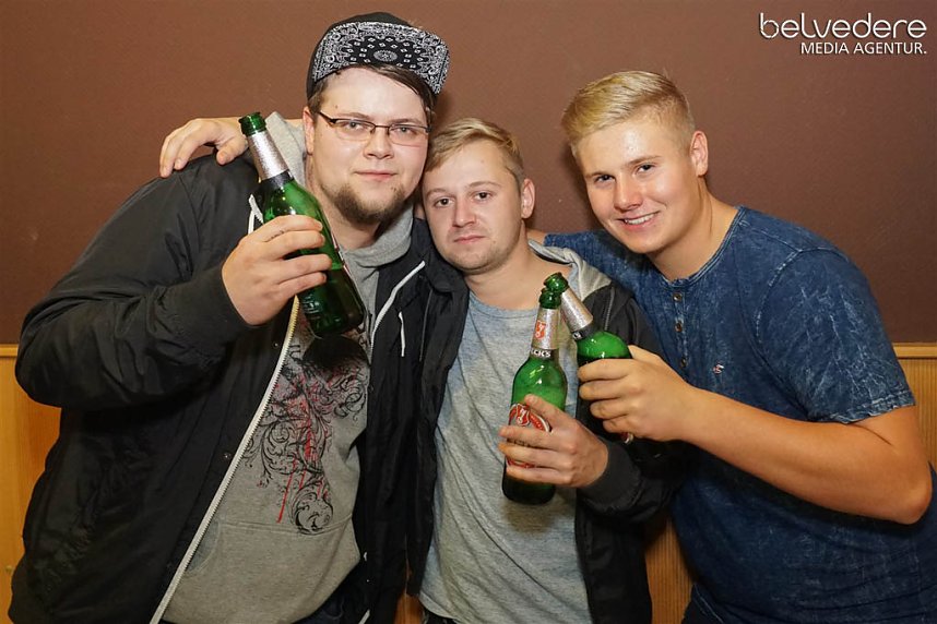 Wir bekennen Farbe! - so hie&szlig; das Motto der Nacht vom Samstag zu Sonntag im Nordh&auml;user Jugendclubhaus. Auf die G&auml;ste wartete nicht nur jede Menge Licht, sondern auch jede Menge toller Musik. Wir haben wieder die Galerie f&uuml;r Sie zusammengestellt.