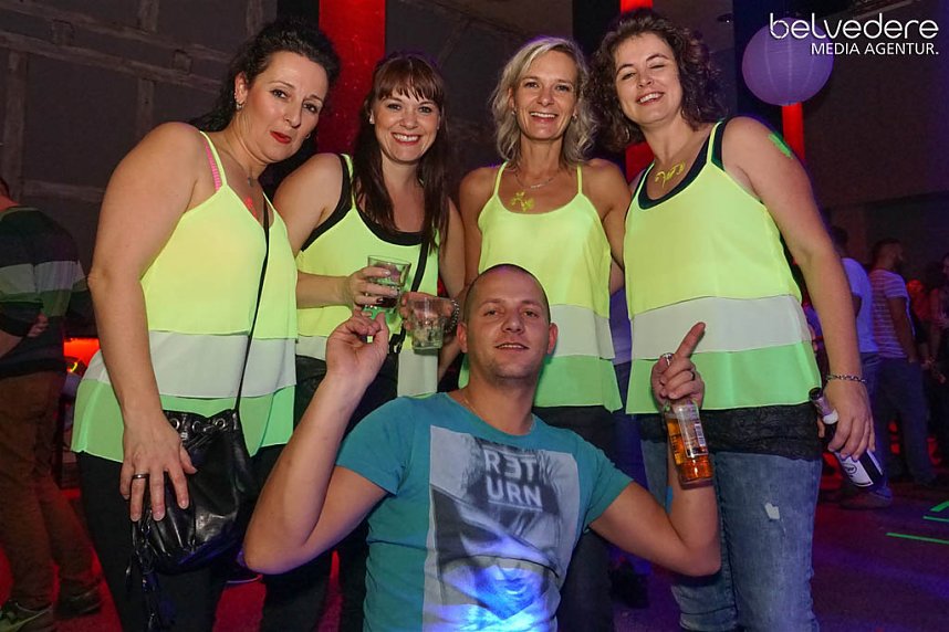 Wir bekennen Farbe! - so hie&szlig; das Motto der Nacht vom Samstag zu Sonntag im Nordh&auml;user Jugendclubhaus. Auf die G&auml;ste wartete nicht nur jede Menge Licht, sondern auch jede Menge toller Musik. Wir haben wieder die Galerie f&uuml;r Sie zusammengestellt.