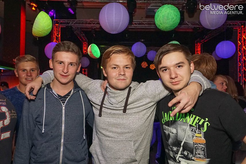 Wir bekennen Farbe! - so hie&szlig; das Motto der Nacht vom Samstag zu Sonntag im Nordh&auml;user Jugendclubhaus. Auf die G&auml;ste wartete nicht nur jede Menge Licht, sondern auch jede Menge toller Musik. Wir haben wieder die Galerie f&uuml;r Sie zusammengestellt.