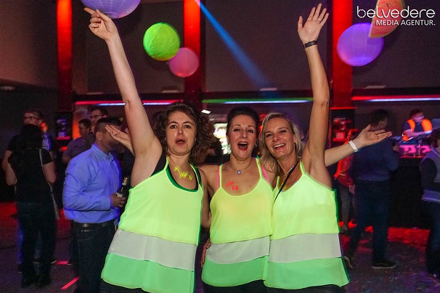 Wir bekennen Farbe! - so hie&szlig; das Motto der Nacht vom Samstag zu Sonntag im Nordh&auml;user Jugendclubhaus. Auf die G&auml;ste wartete nicht nur jede Menge Licht, sondern auch jede Menge toller Musik. Wir haben wieder die Galerie f&uuml;r Sie zusammengestellt.