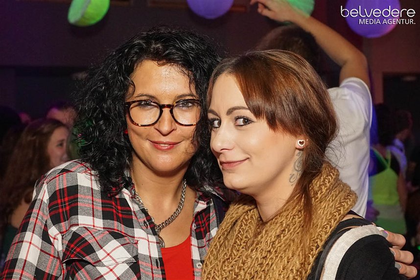 Wir bekennen Farbe! - so hie&szlig; das Motto der Nacht vom Samstag zu Sonntag im Nordh&auml;user Jugendclubhaus. Auf die G&auml;ste wartete nicht nur jede Menge Licht, sondern auch jede Menge toller Musik. Wir haben wieder die Galerie f&uuml;r Sie zusammengestellt.